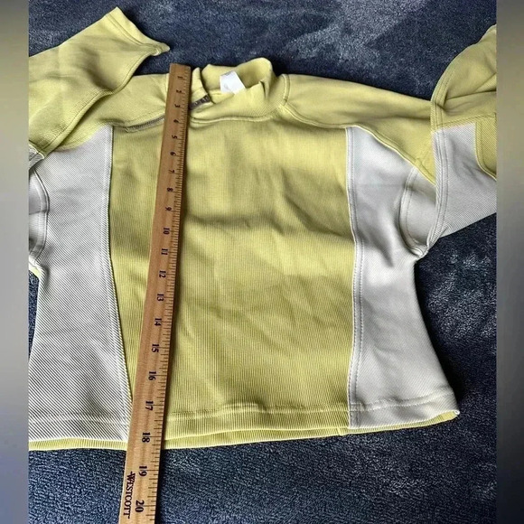 Lululemon Rubbed Luxtreme Wide-sleeve Pullover size Small - Picture 6 of 8